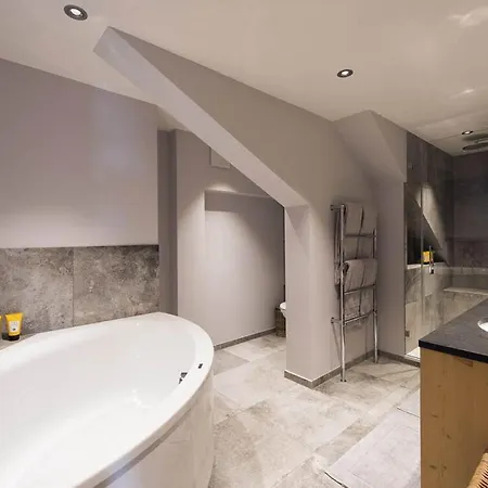 Apartment Contact Us At What App - 0041-798-078-462 For Bookings! - Flat With 4br
