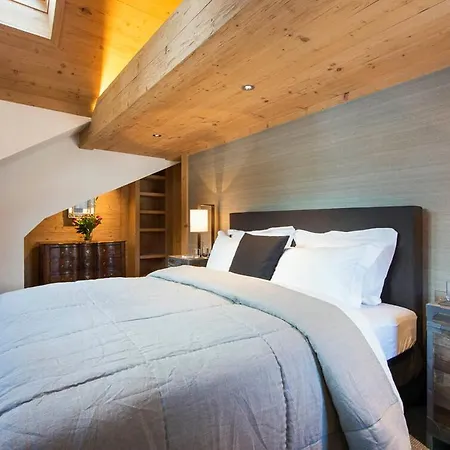 Contact Us At What App - 0041-798-078-462 For Bookings! - Flat With 4br Apartment *