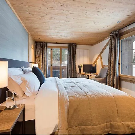 Contact Us At What App - 0041-798-078-462 For Bookings! - Flat With 4br